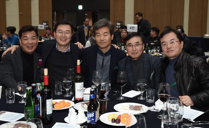 테이블16.jpg